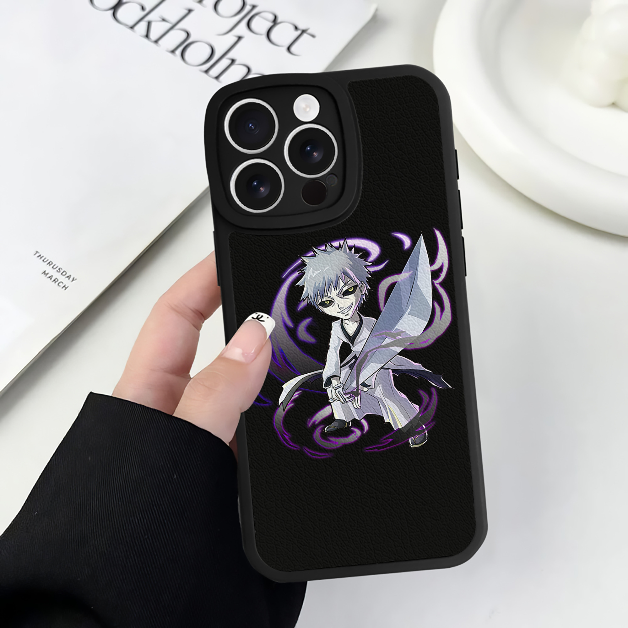 （画像用） ブリーチ 黒崎一護（くろさき いちご）BLEACH Kurosaki Ichigo 【iPhone 16シリーズ対応】シリコンスマホケース（レザー調） 材質：シリコン
